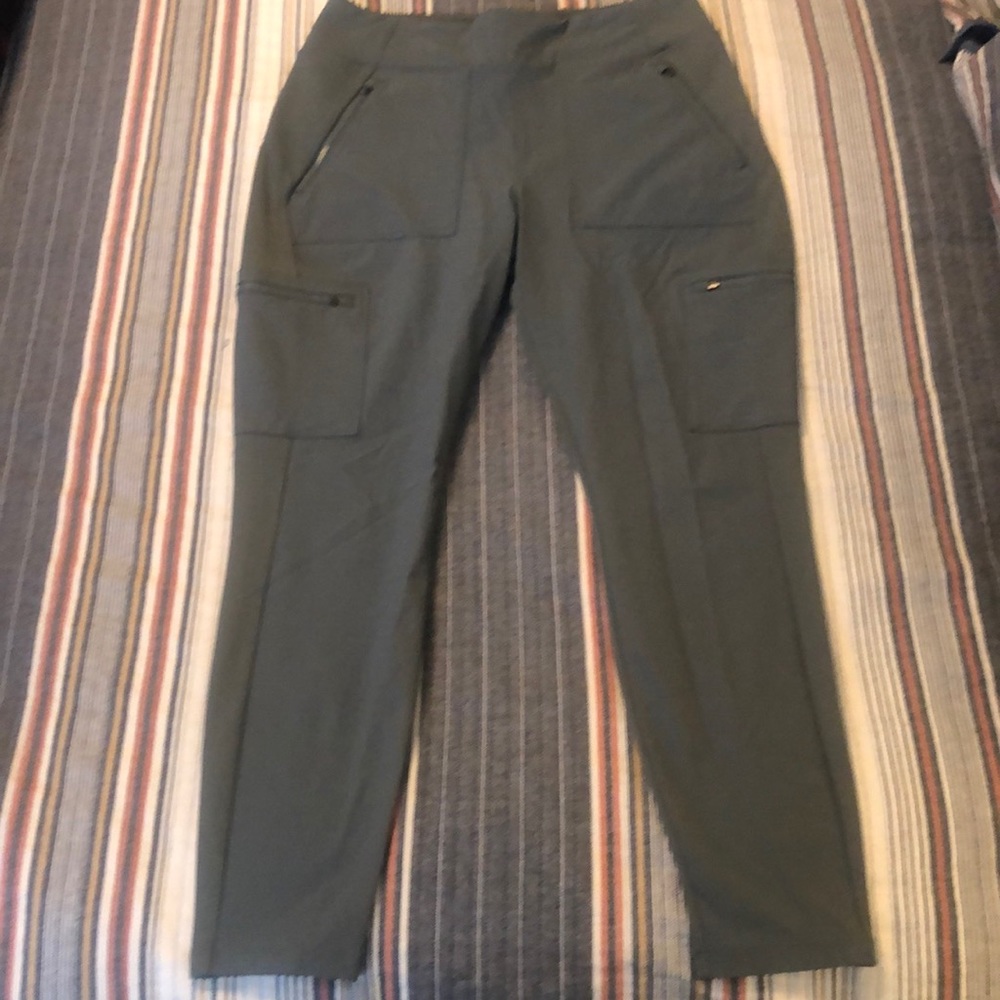 Athleta Cargo Legging Pants 12
